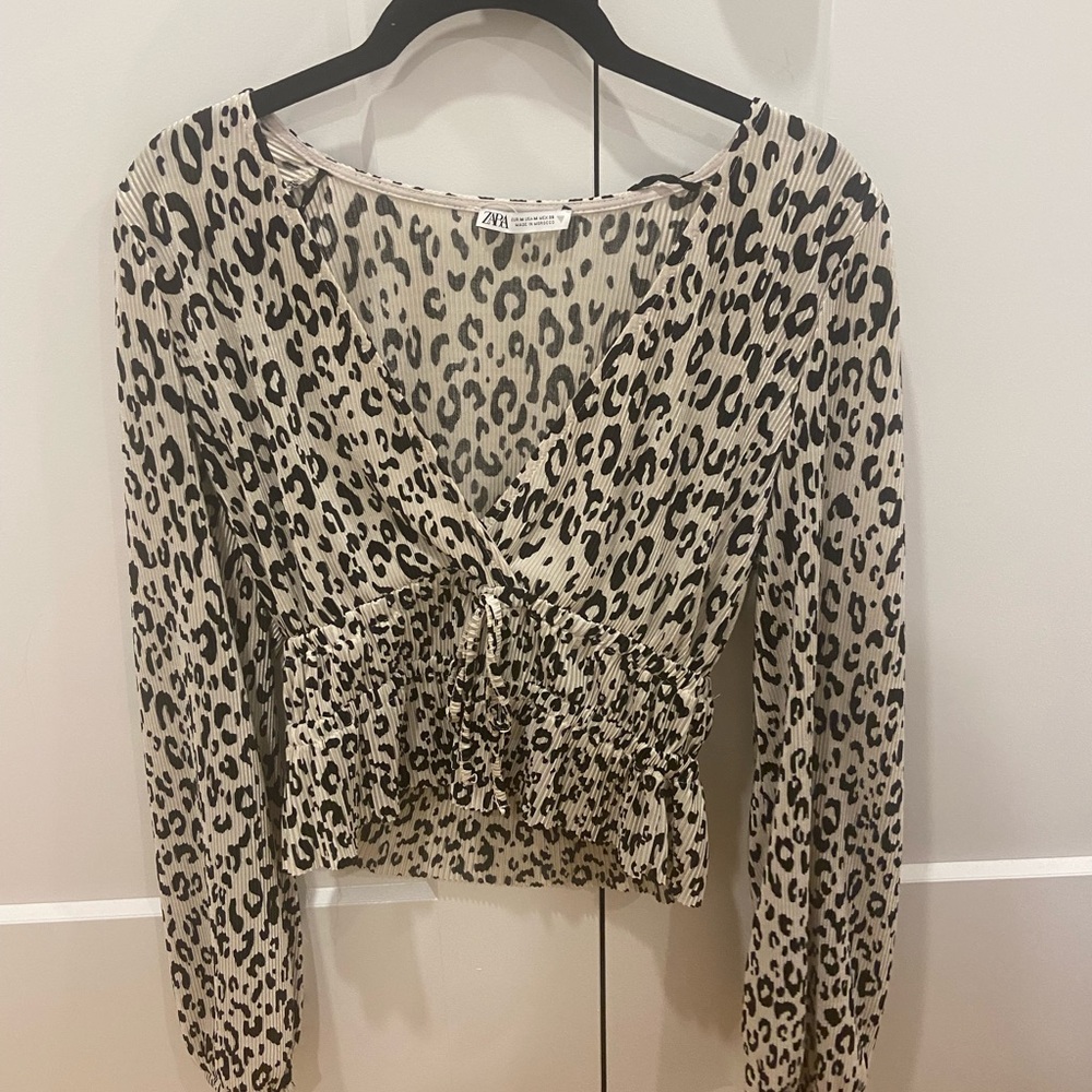Cream/black silky long sleeve top, tie in front